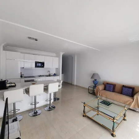 Gaviota Apartment *